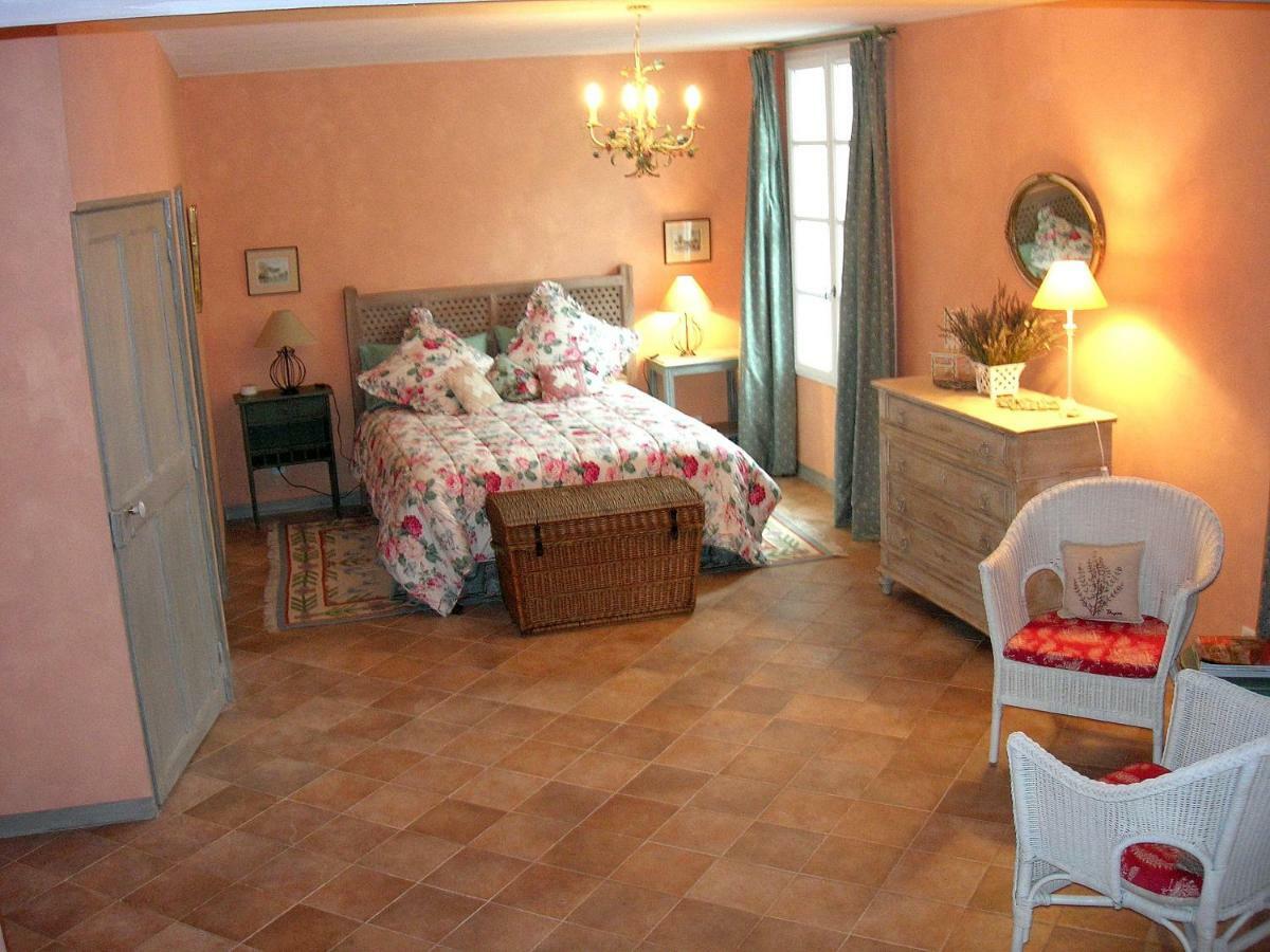 Le Clos Des Freres Gris Bed and Breakfast Aix-en-Provence Esterno foto