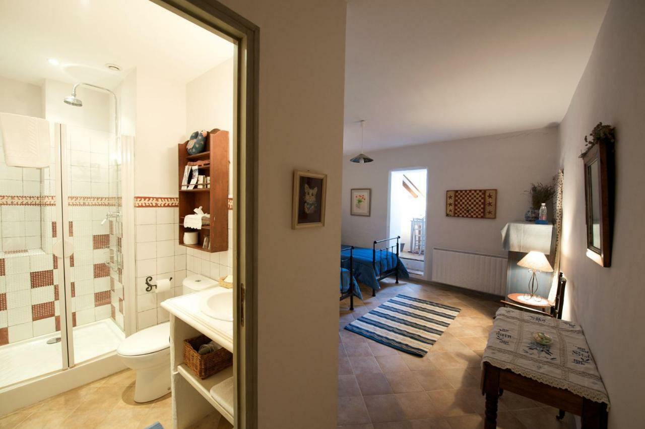 Le Clos Des Freres Gris Bed and Breakfast Aix-en-Provence Esterno foto
